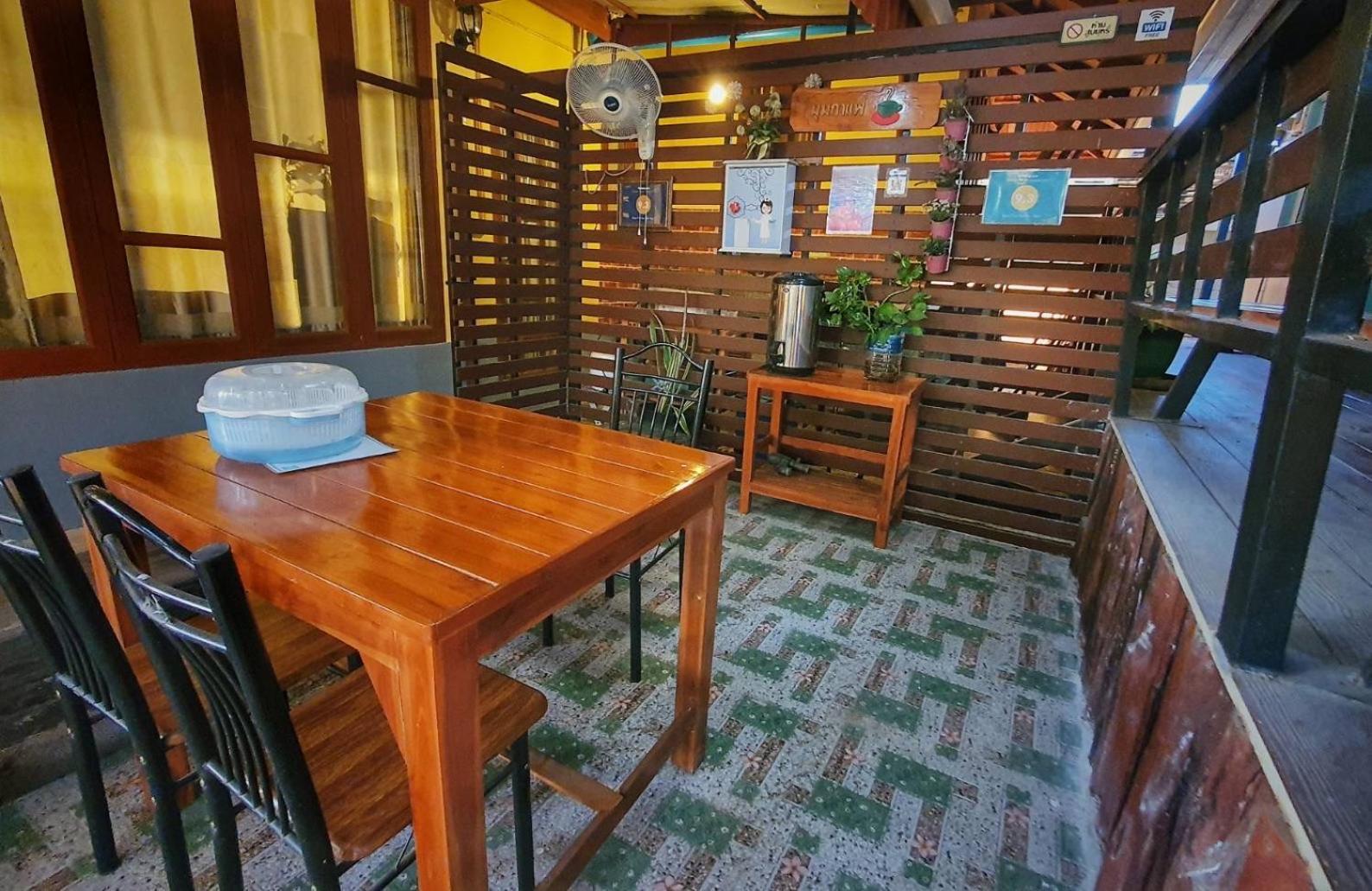 Ruen Thai Ban Rim Nam Кампаенг Пет Екстериор снимка