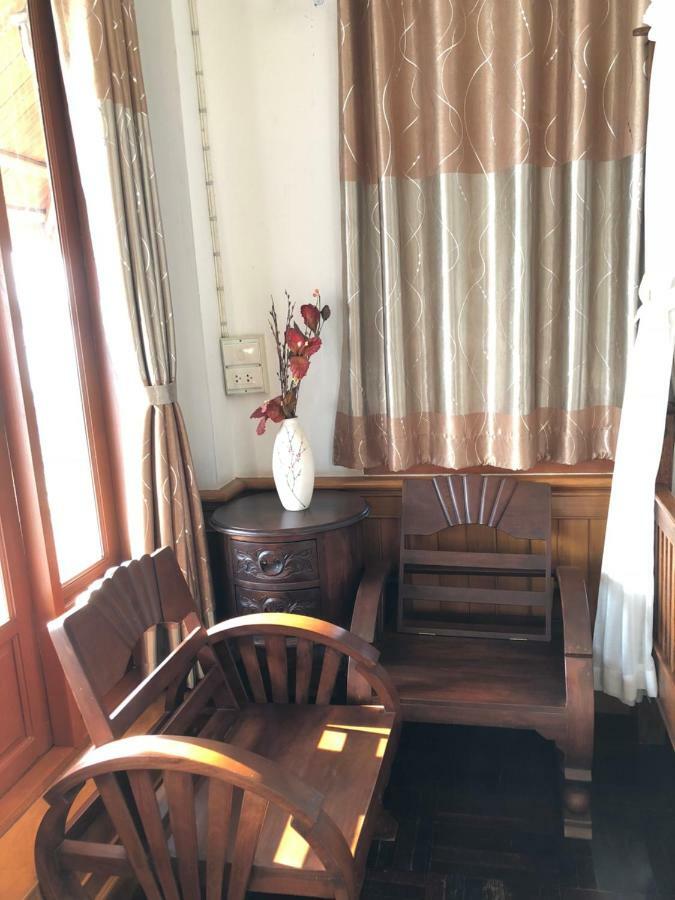Ruen Thai Ban Rim Nam Кампаенг Пет Екстериор снимка